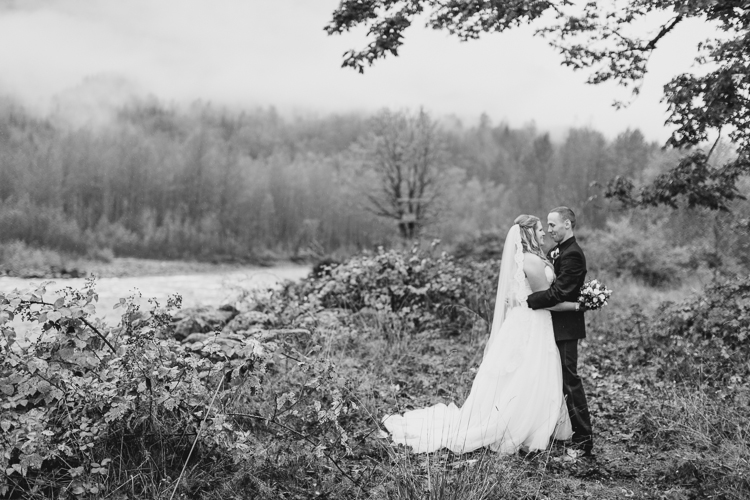 Fraser-River-Lodge-Wedding-28